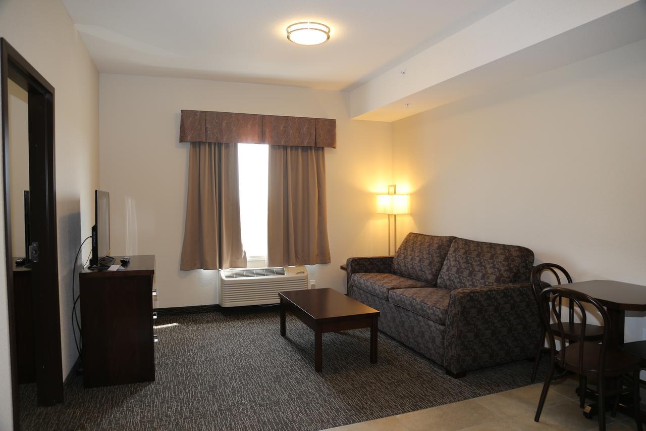 Prairie Moon Inn&Suites Macklin Buitenkant foto