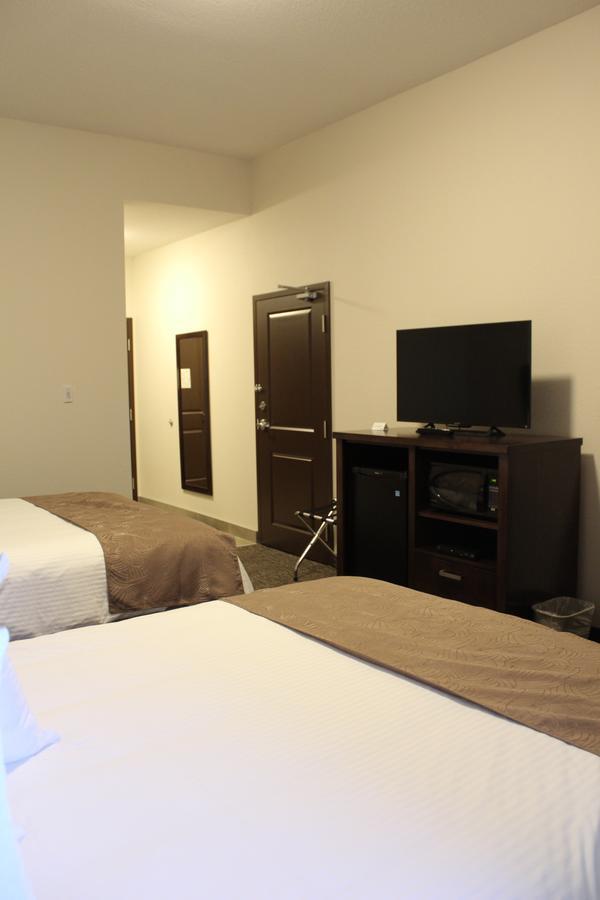 Prairie Moon Inn&Suites Macklin Buitenkant foto