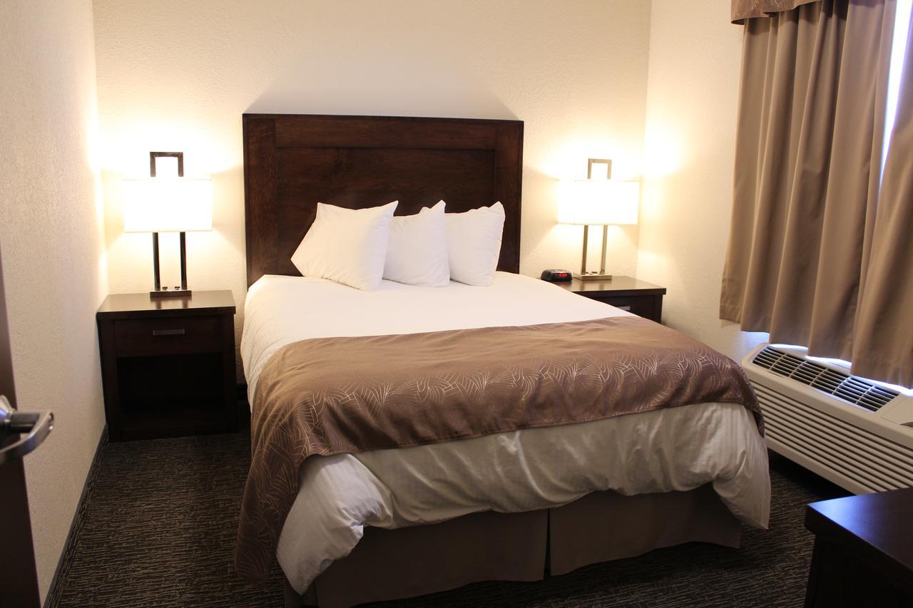 Prairie Moon Inn&Suites Macklin Buitenkant foto